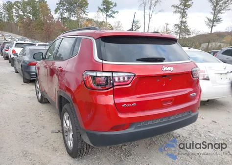 2025 Jeep Compass Latitude 4X4 z USA, uszkodzony, nr VIN 3C4NJDBN0ST595084